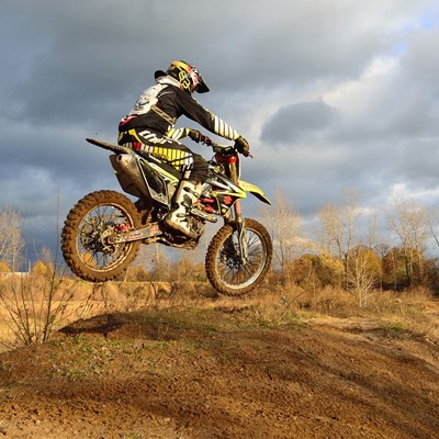 dirt-bike-209489_1280.jpg